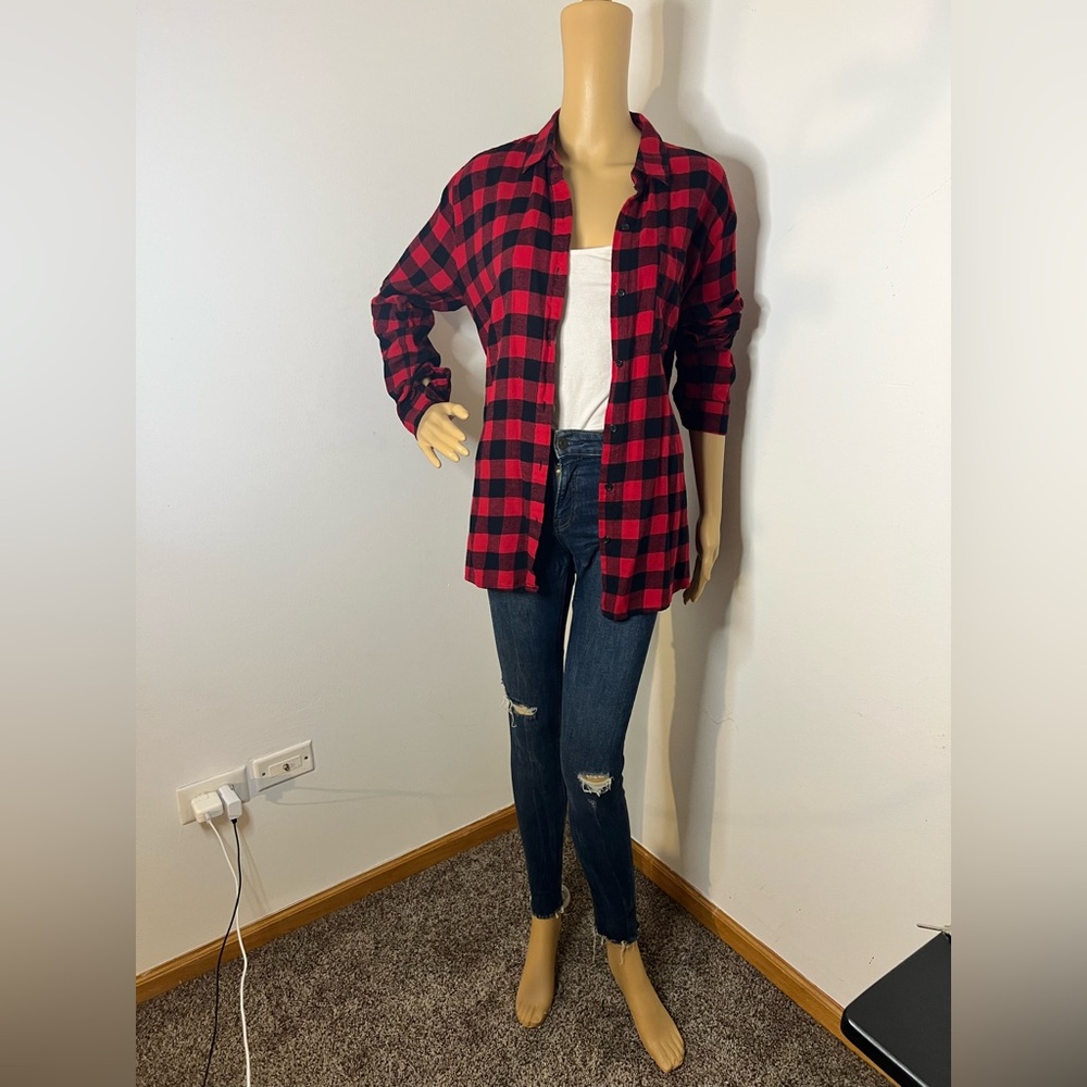 Forever 21 Red and Black 3/4 Sleeve Button Down Shirt - Picture 7 of 9